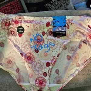 New WITHOUT TAGS Bali 2XL/9 Pink Flowers, Fits Your Curves Hi-Cut Full